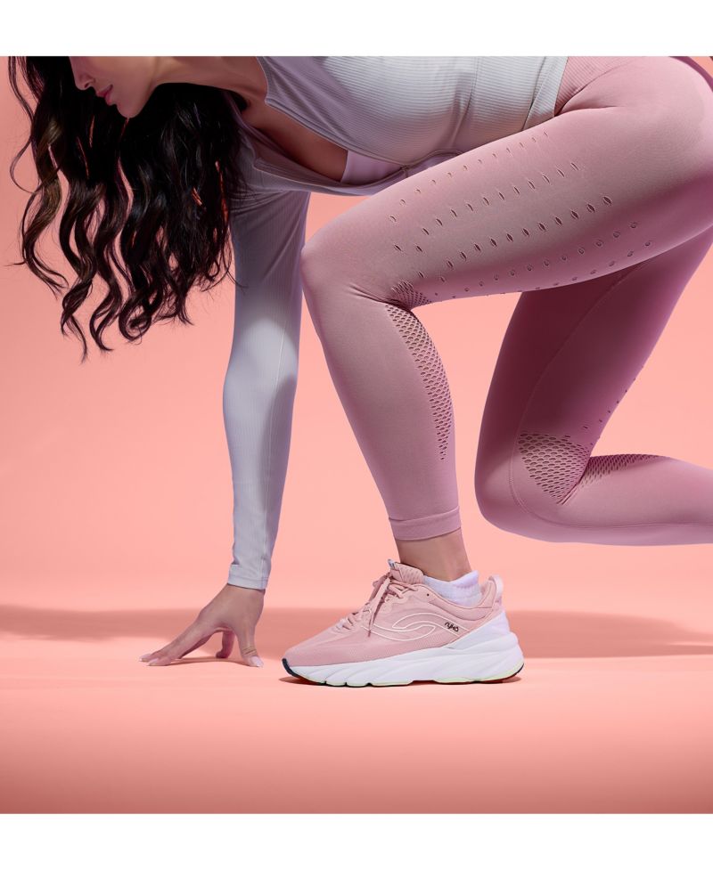 Women's Devotion Swift Round Toe Sneakers
