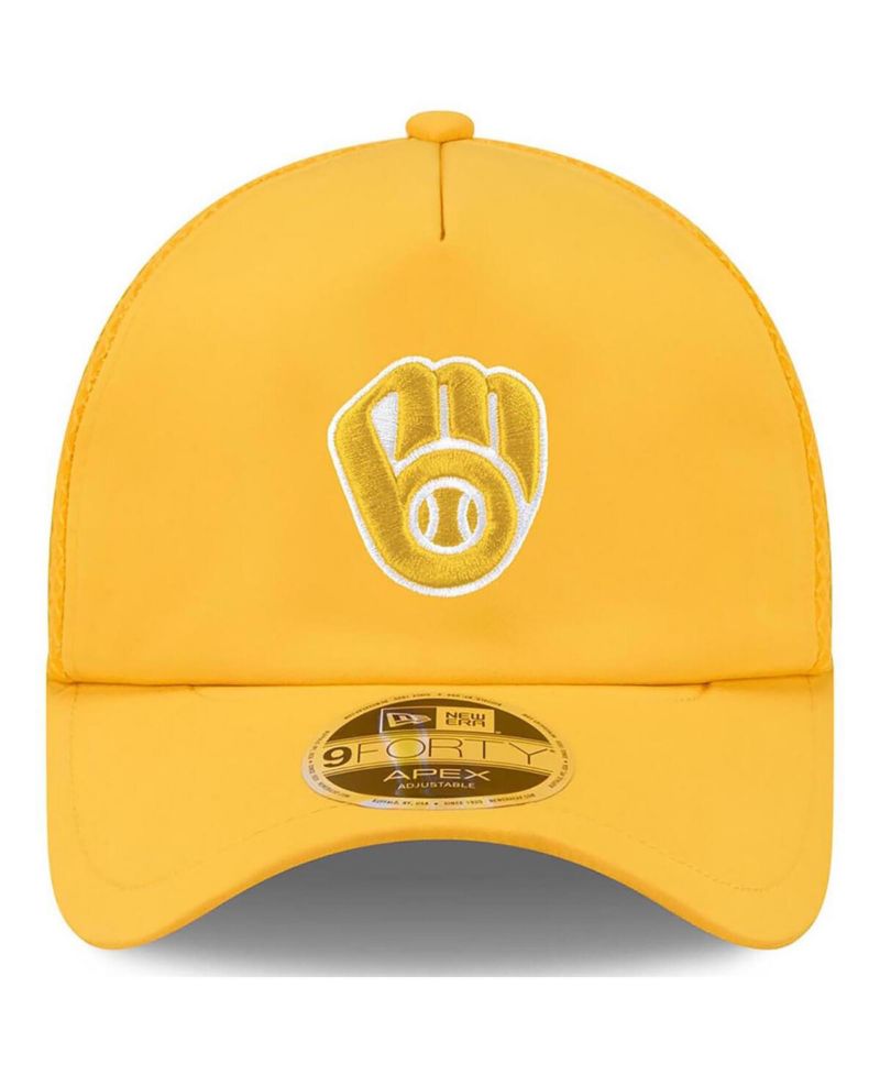 Men's Gold Milwaukee Brewers 2026 Batting Practice Apex 9FORTY Adjustable Trucker Hat