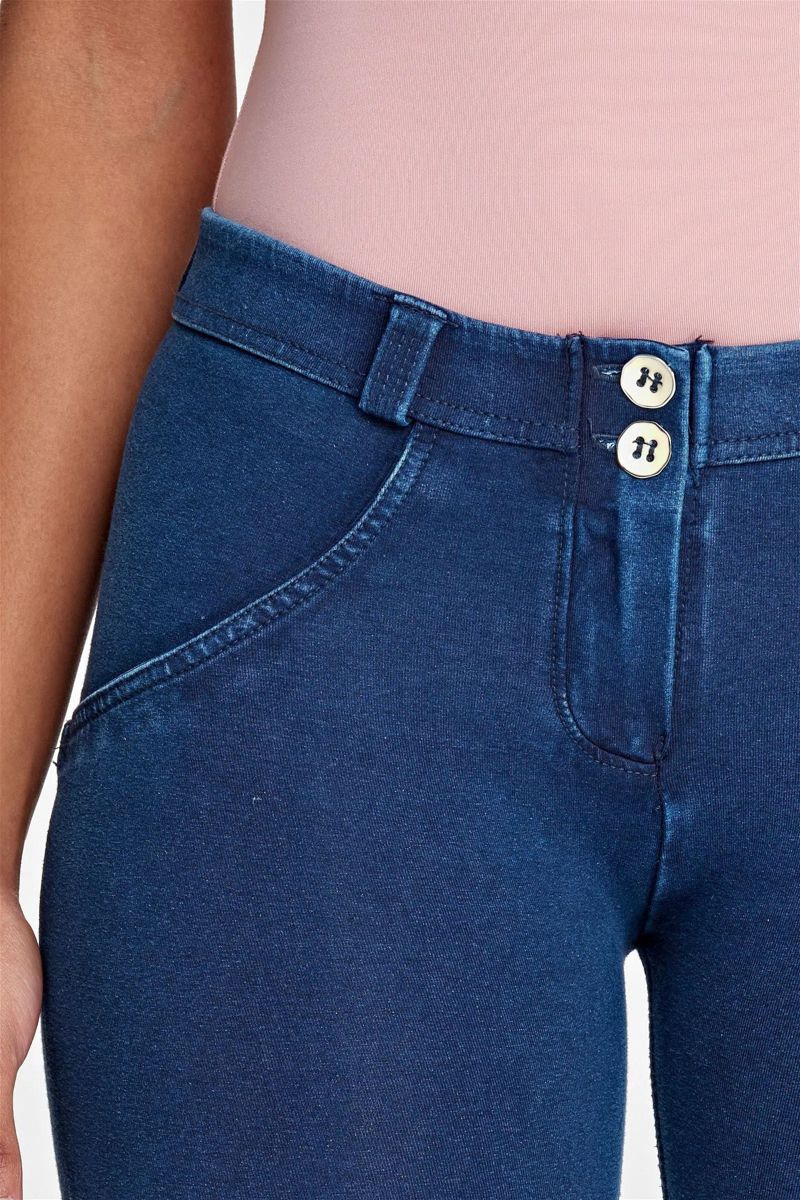 Women's Mid-Rise Sculpting Denim Skinny Jeans