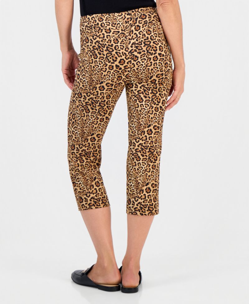 Petite Leopard Rivet High-Waisted Pull-On Capris