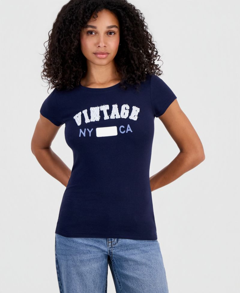 Juniors' Longline Appliqu&eacute; Short-Sleeve Tee