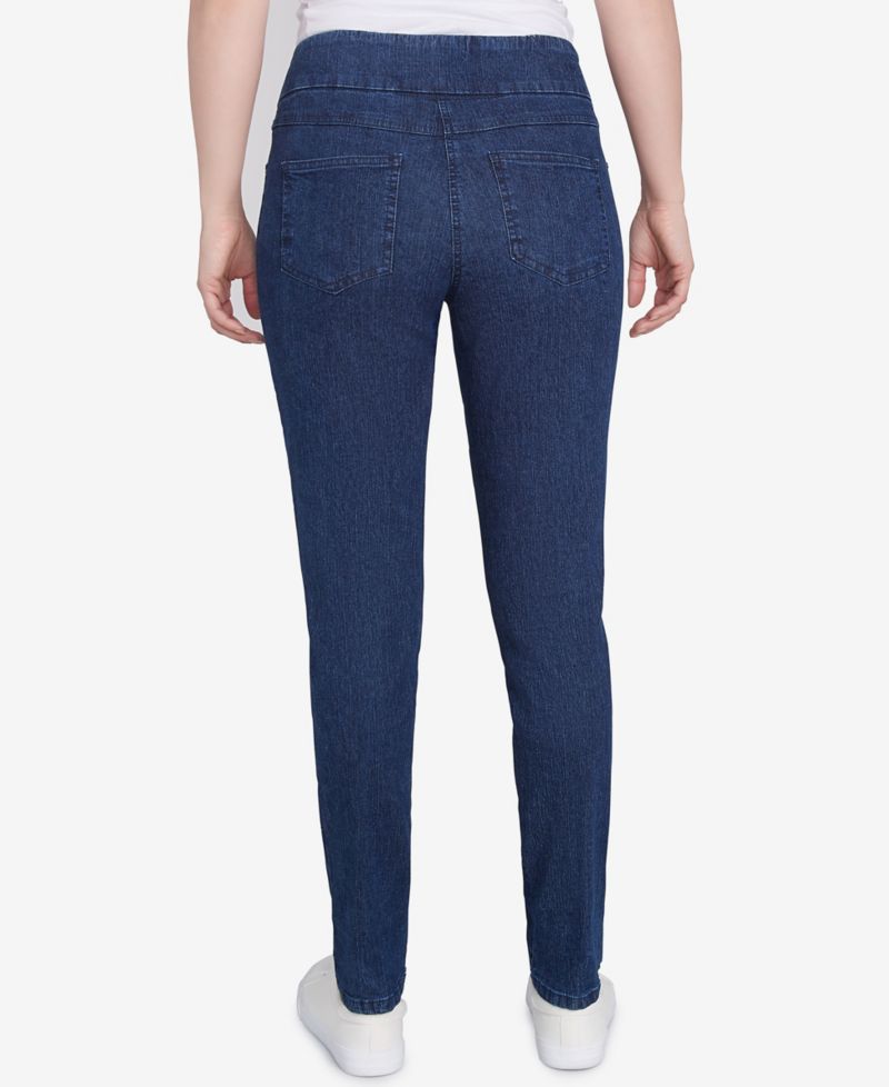 Petite Mid-Rise Pull-On Straight Extra Stretch Denim Pant