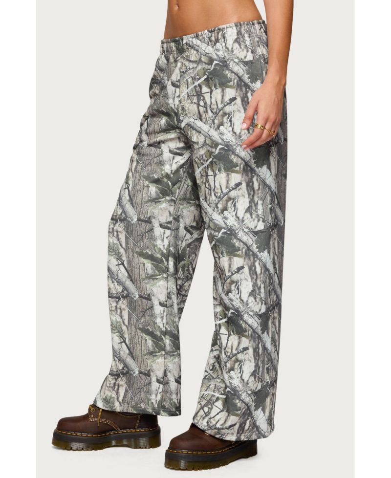 Women's Camo Straight Leg Sweatpants