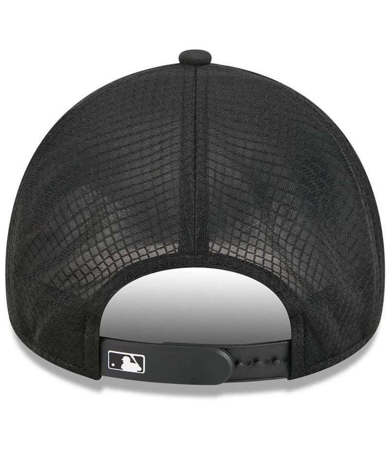 Men's Black Chicago White Sox 2026 Batting Practice Alternate Apex 9FORTY Adjustable Hat
