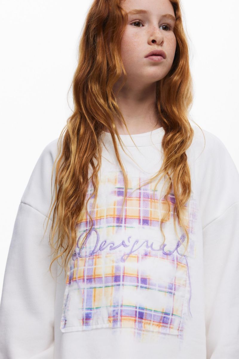 Girls's Sweatshirt embroidery