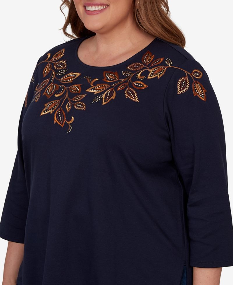Plus Size Autumn Embroidered Navy Knit Top