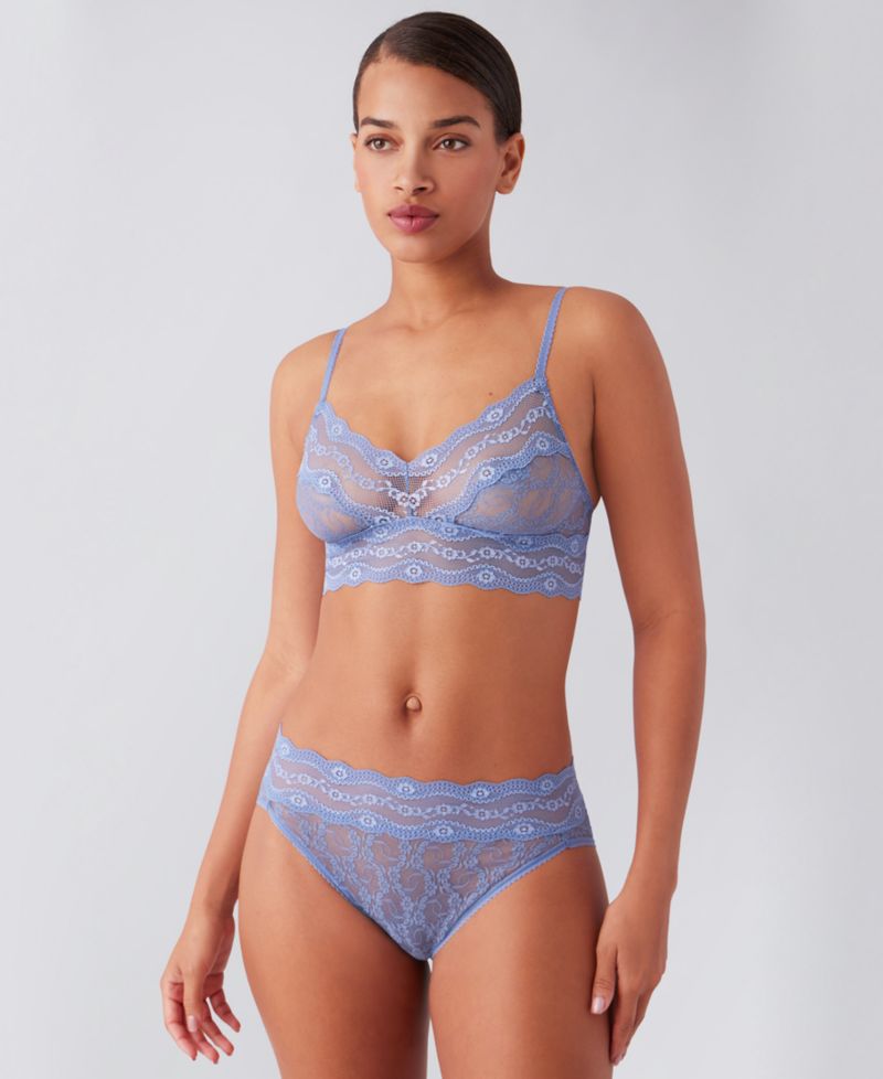 b.tempt'd Women's by Wacoal Lace Kiss Bralette 910182