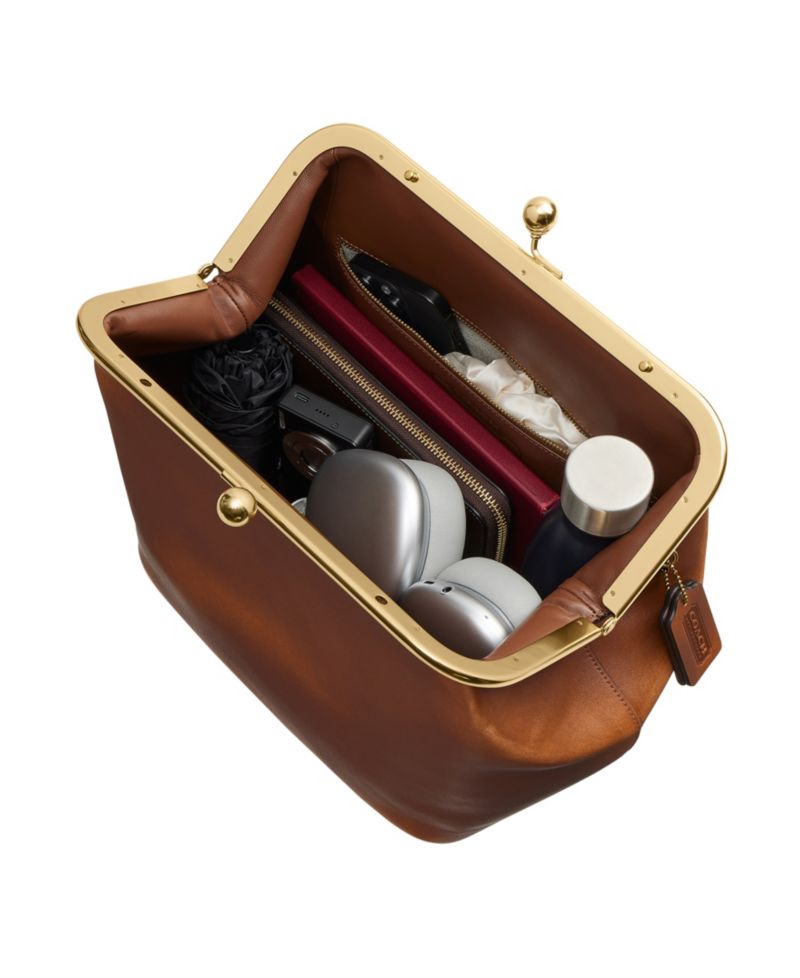 Kisslock Medium Loved Leather Frame Bag 27