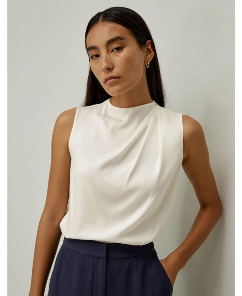 Women's Sleeveless Minimalist Regular Fit Silk Top