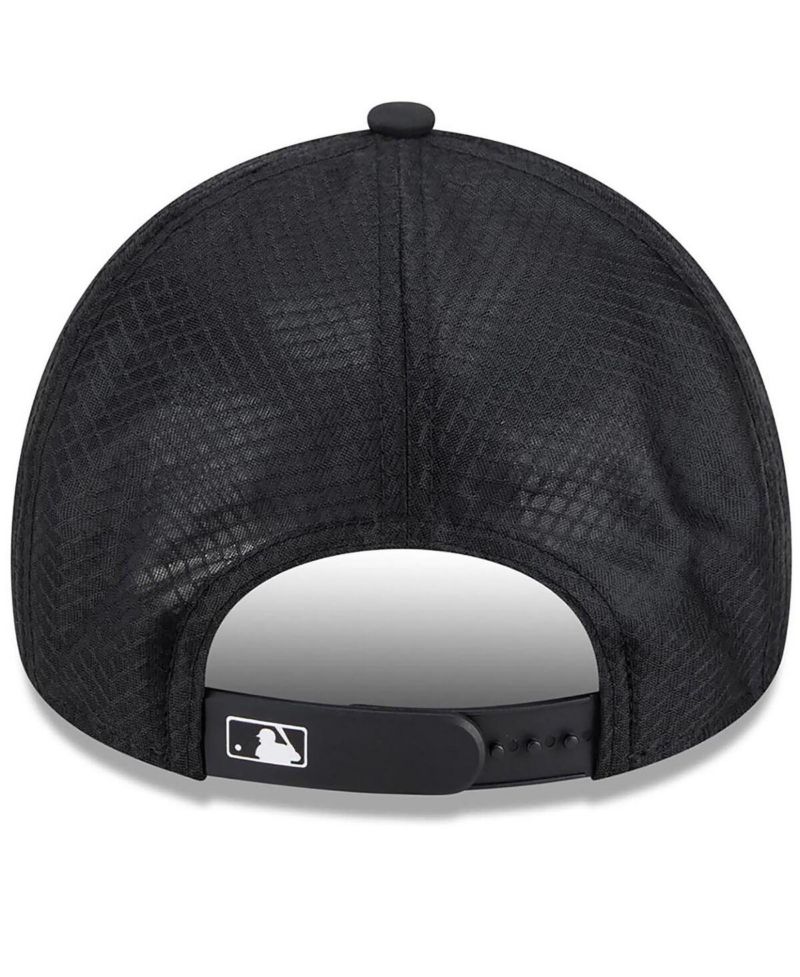 Men's Black Pittsburgh Pirates 2026 Batting Practice Alternate Apex 9FORTY Adjustable Hat