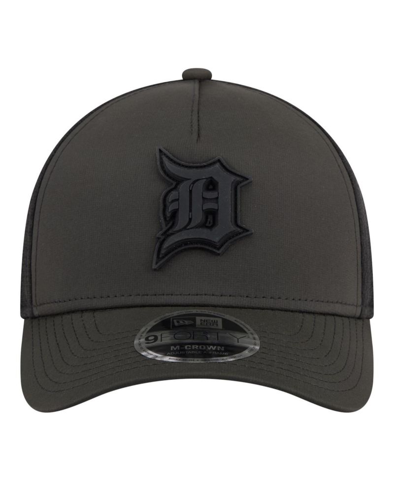 Men's Black Detroit Tigers Badged M-Crown 9FORTY Trucker Adjustable Hat