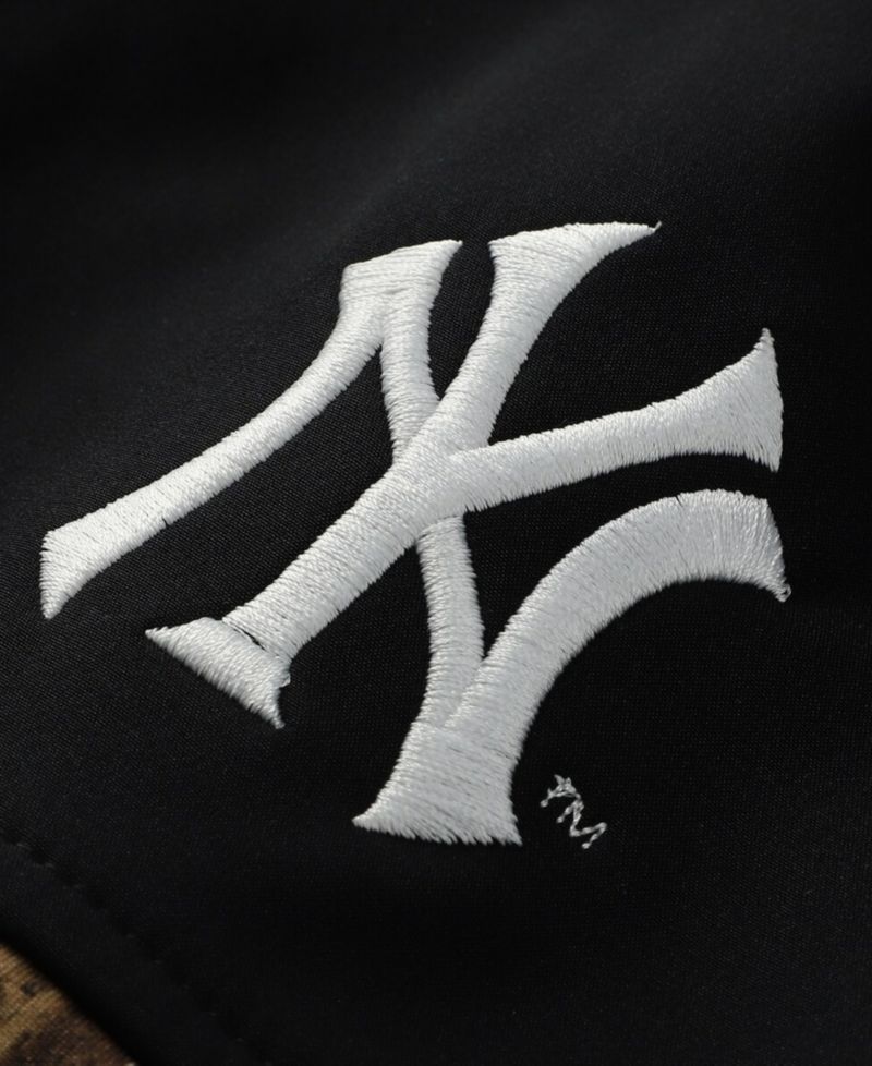 Men's Camo New York Yankees Hunter Softshell Realtree Full-Zip Jacket
