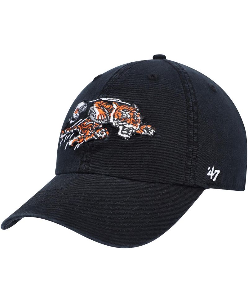 Men's Black Distressed Cincinnati Bengals Gridiron Classics Franchise Legacy Fitted Hat