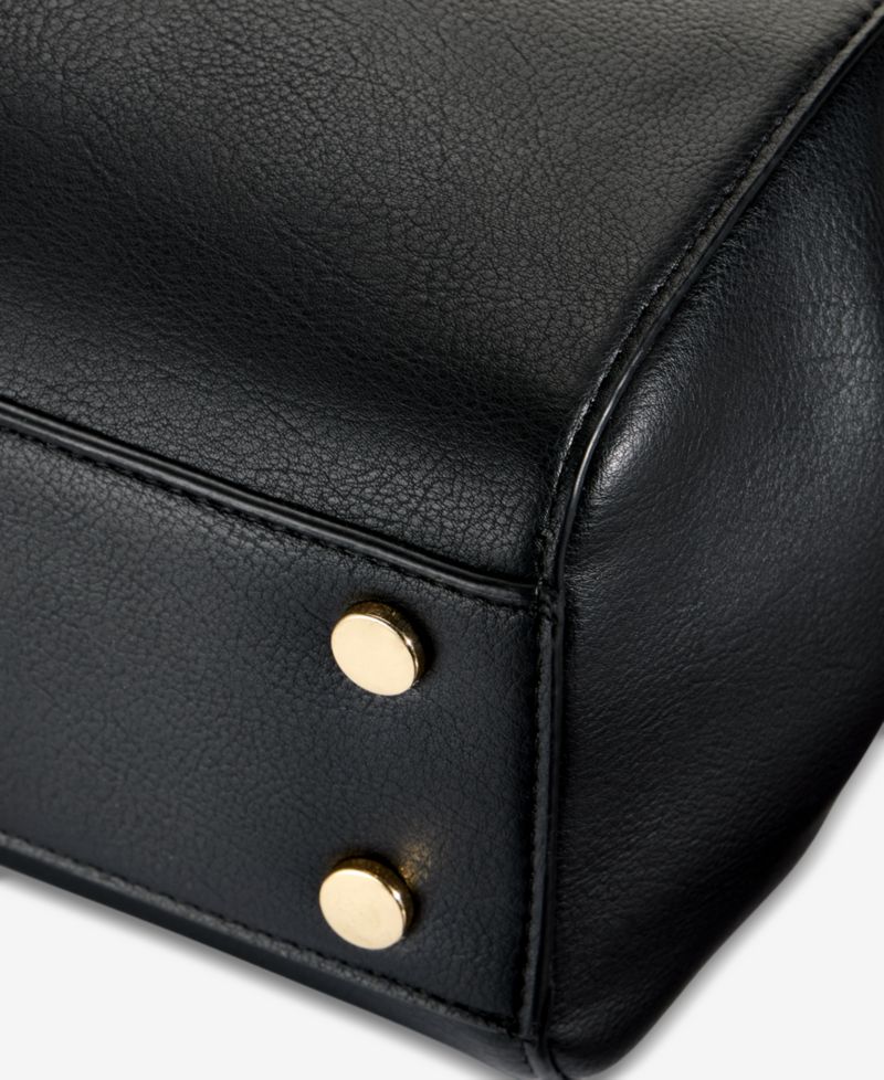Harperr Solid Shoulder