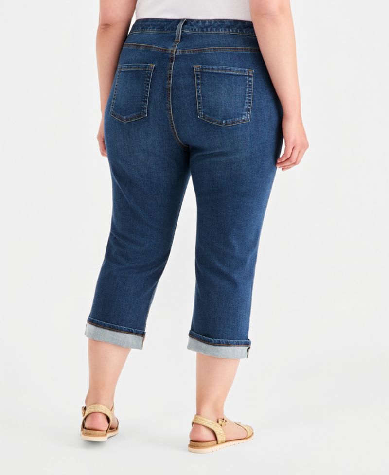 Plus Size Mid-Rise Curvy Capri Jeans