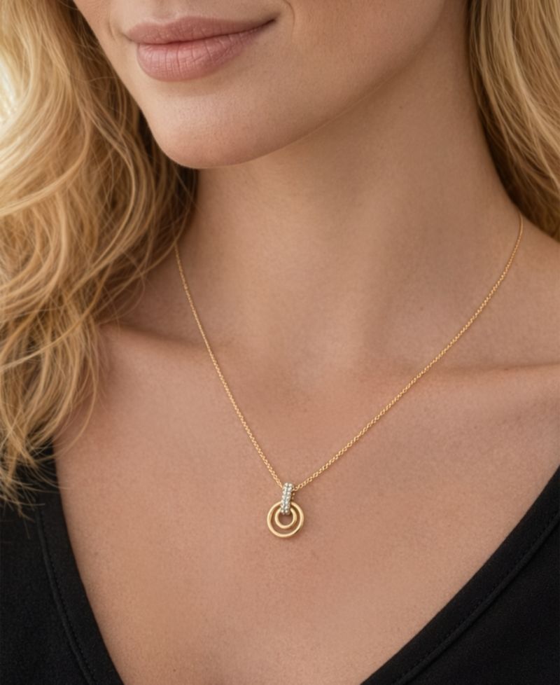 Diamond Circle Pendant Necklace (1/10 ct. t.w.) in 10k Yellow Gold