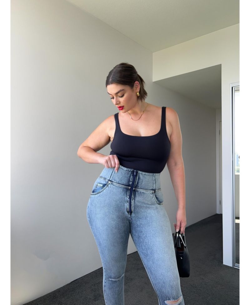 Women's Curvy Ripped High-Rise Sculpting Skinny Jeans