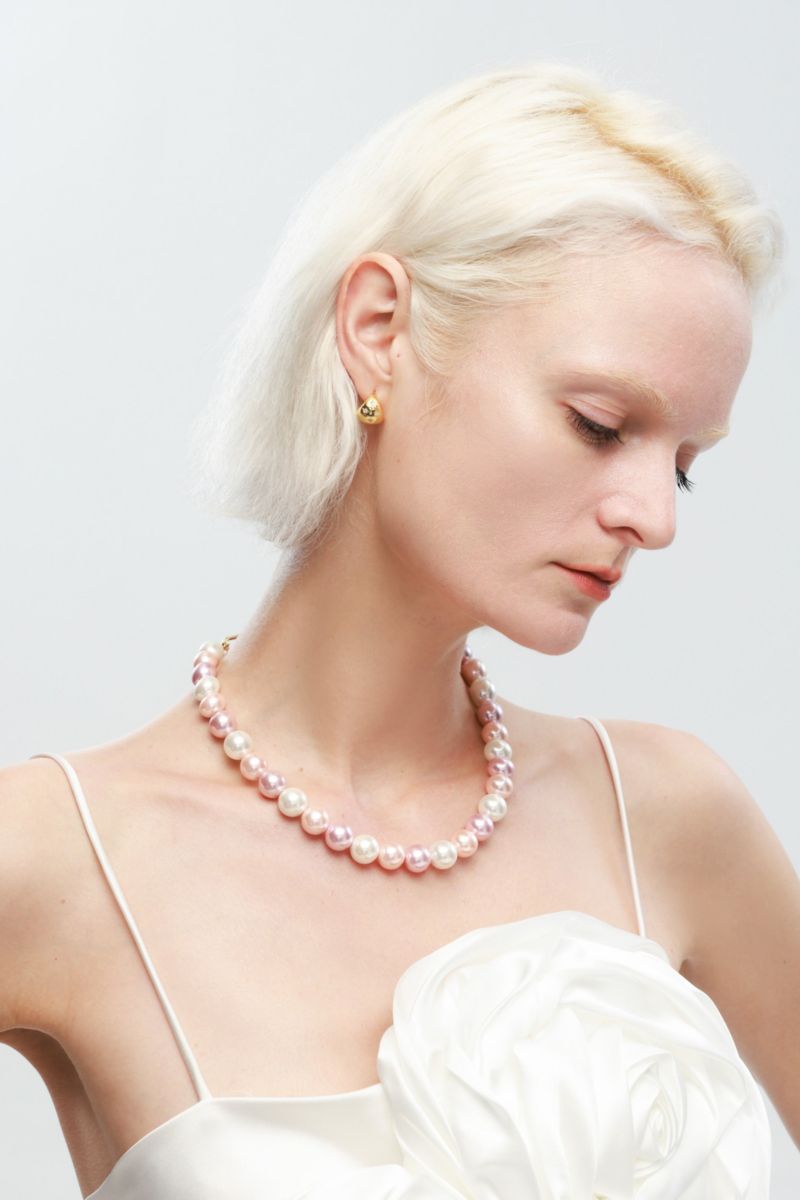 Shell Pearl Necklace with Gem-Encrusted Carabiner Lock (Large)