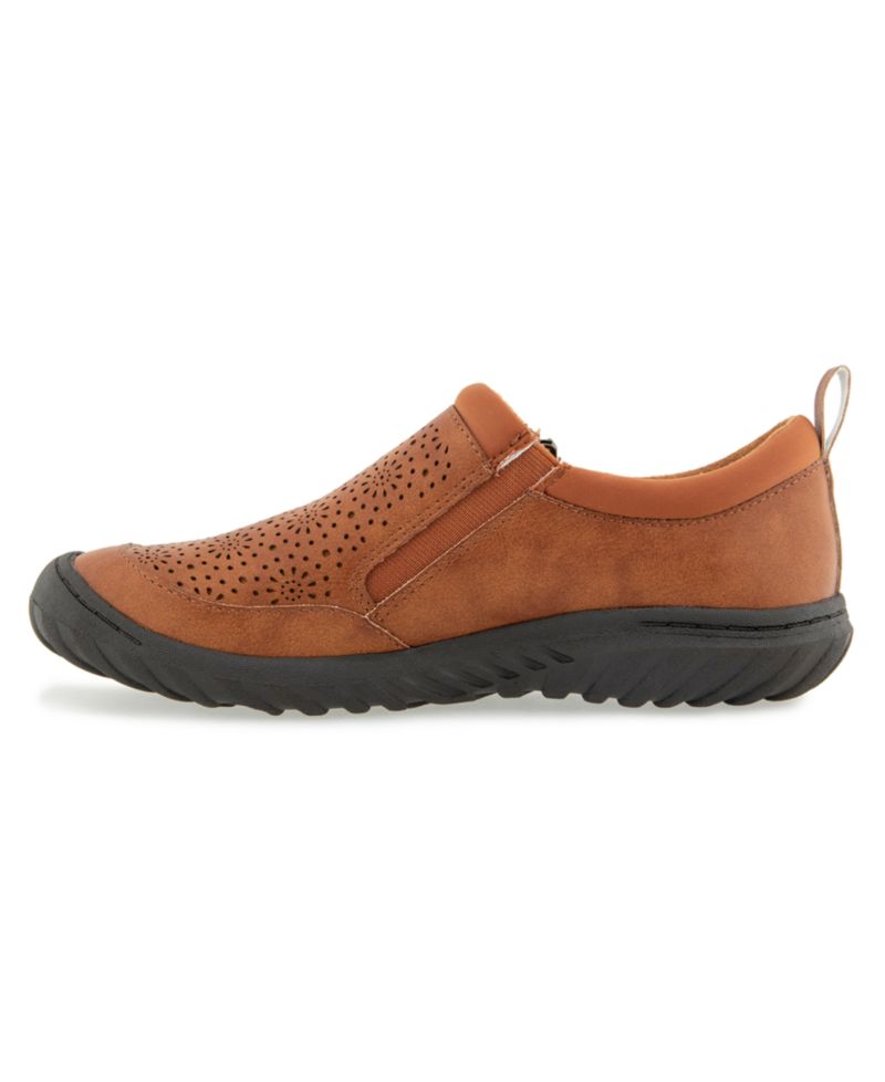 Women's Avery Closed Round Toe Casual Flats