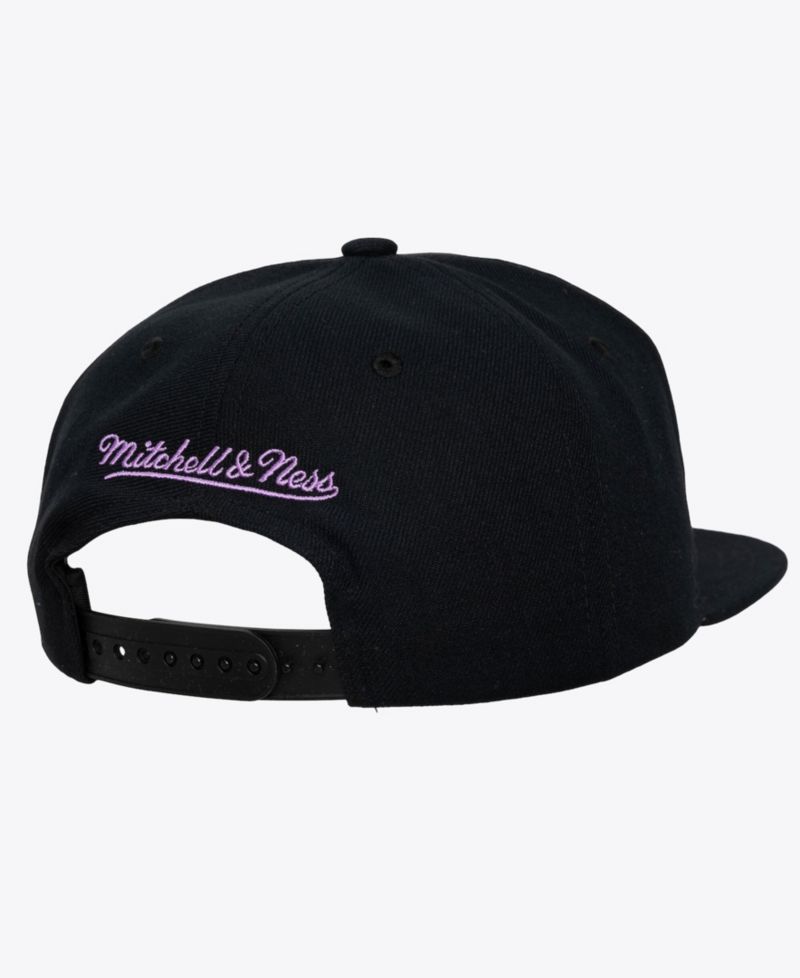 Men's Black Los Angeles Lakers Hardwood Classics Old School Stacked Text Snapback Hat