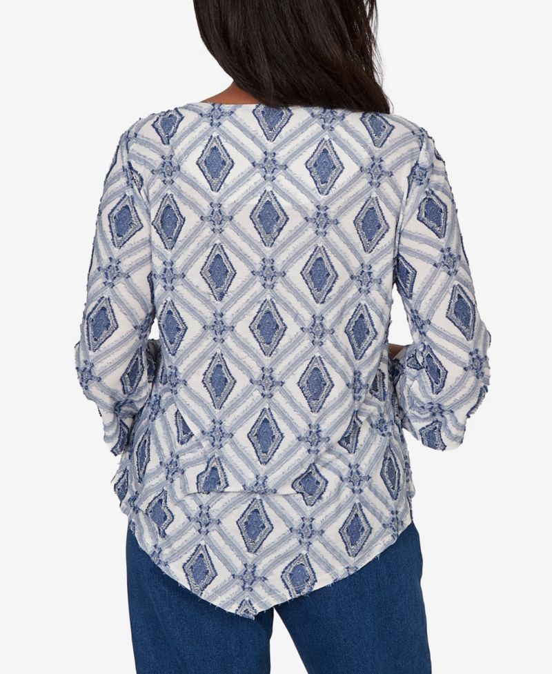 Petite Diamond Textured Top with Necklace