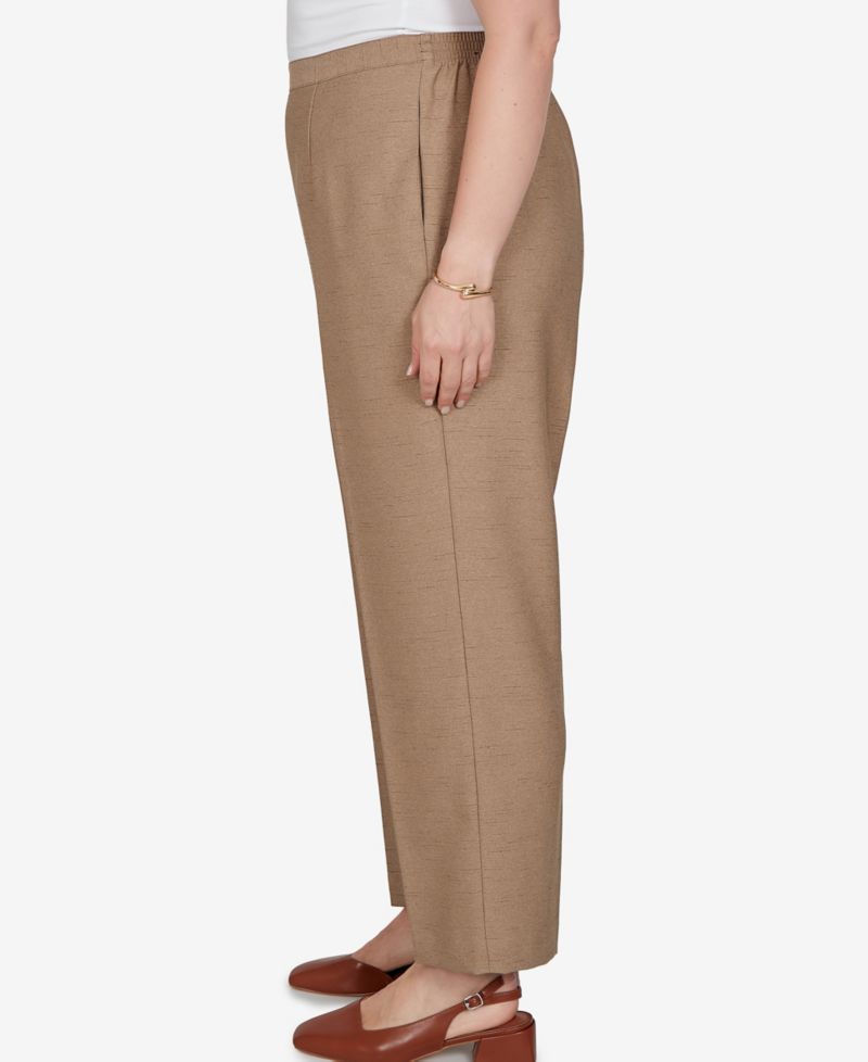 Plus Size Pull-On Mid-Rise Short Pants