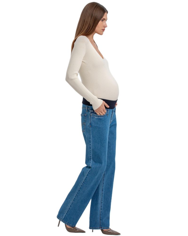 Women's Regular Straight Jeans in Medium Wash