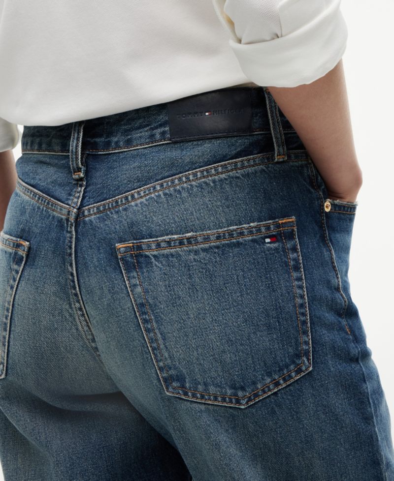 Women's Relaxed-Fit Straight-Leg Jeans