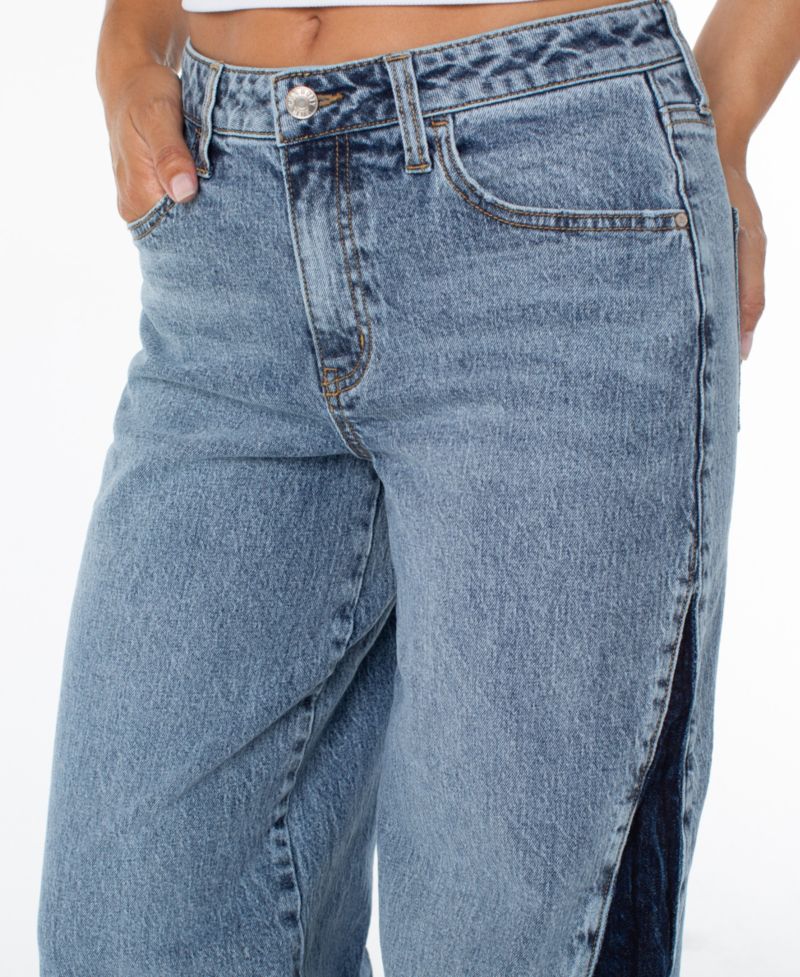 Juniors' Mid Rise Contrast Panel Wide-Leg Jeans