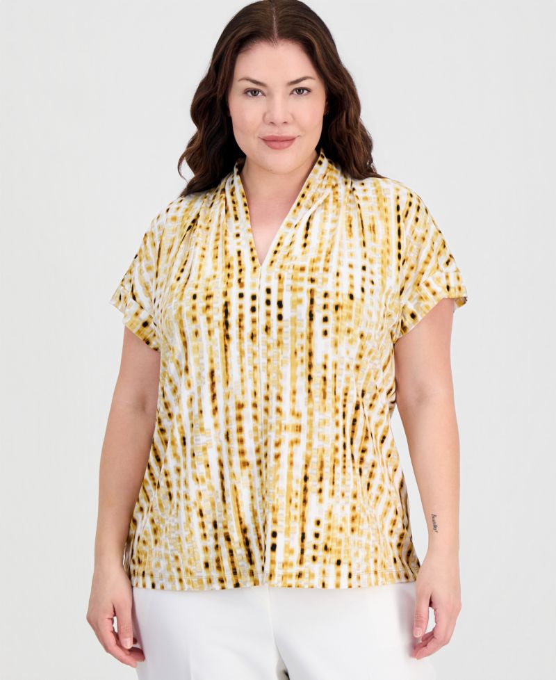 Plus Size Printed V-Neck Short-Sleeve Blouse