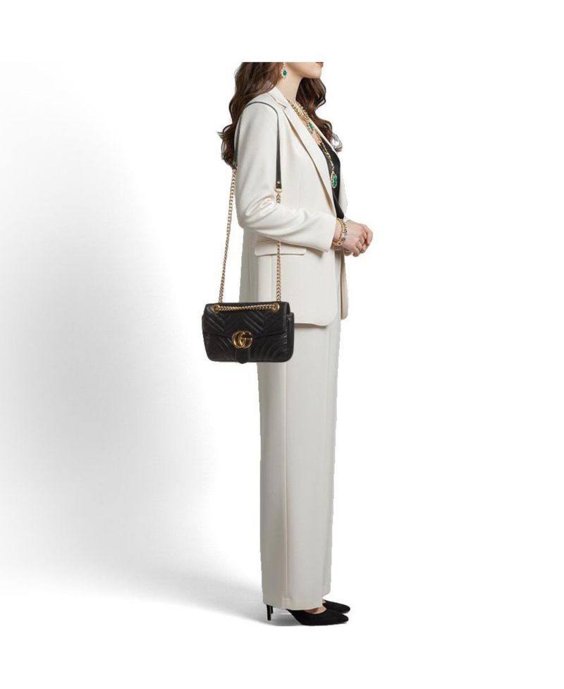 GG Marmont Medium Matelasse Leather Shoulder Bag