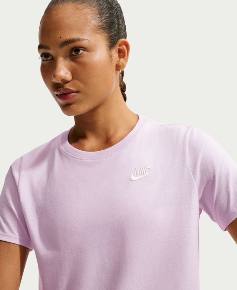 Plus Sportswear Club Essentials T-Shirt