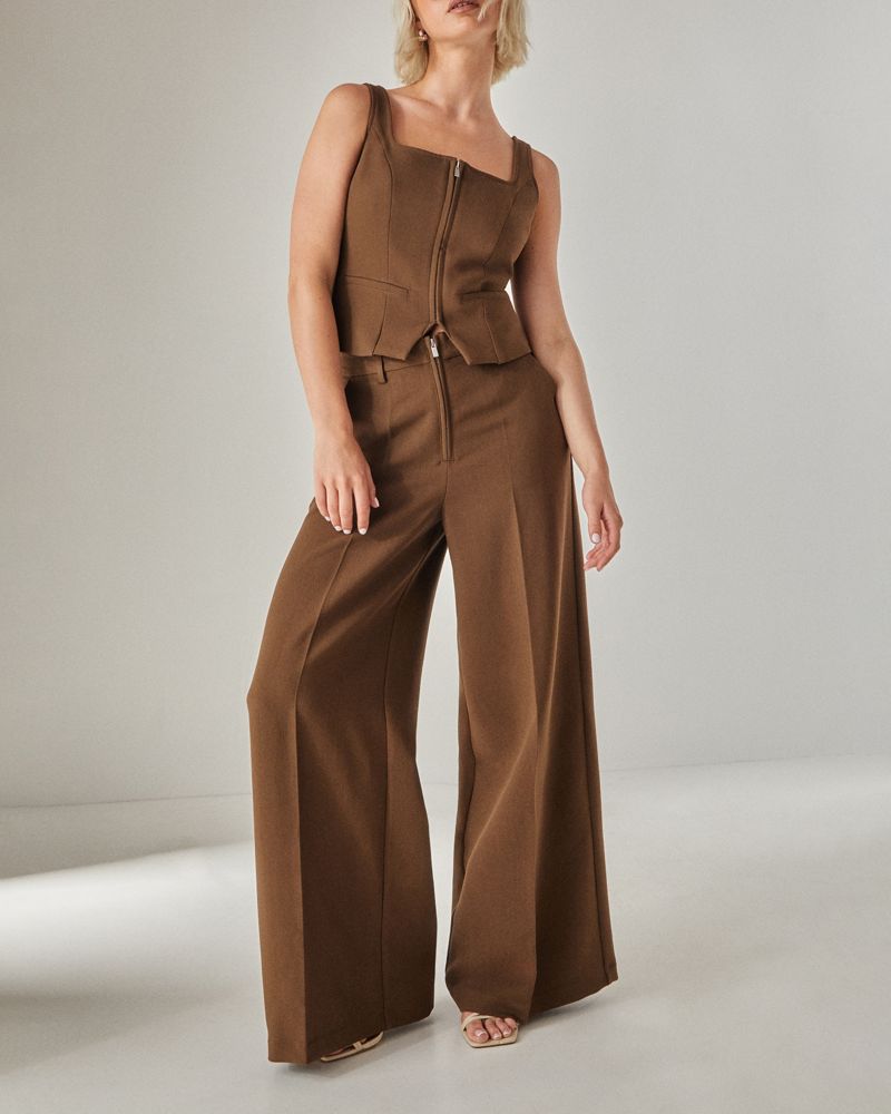 Women's Zip Front Sleeveless Tailored Top
