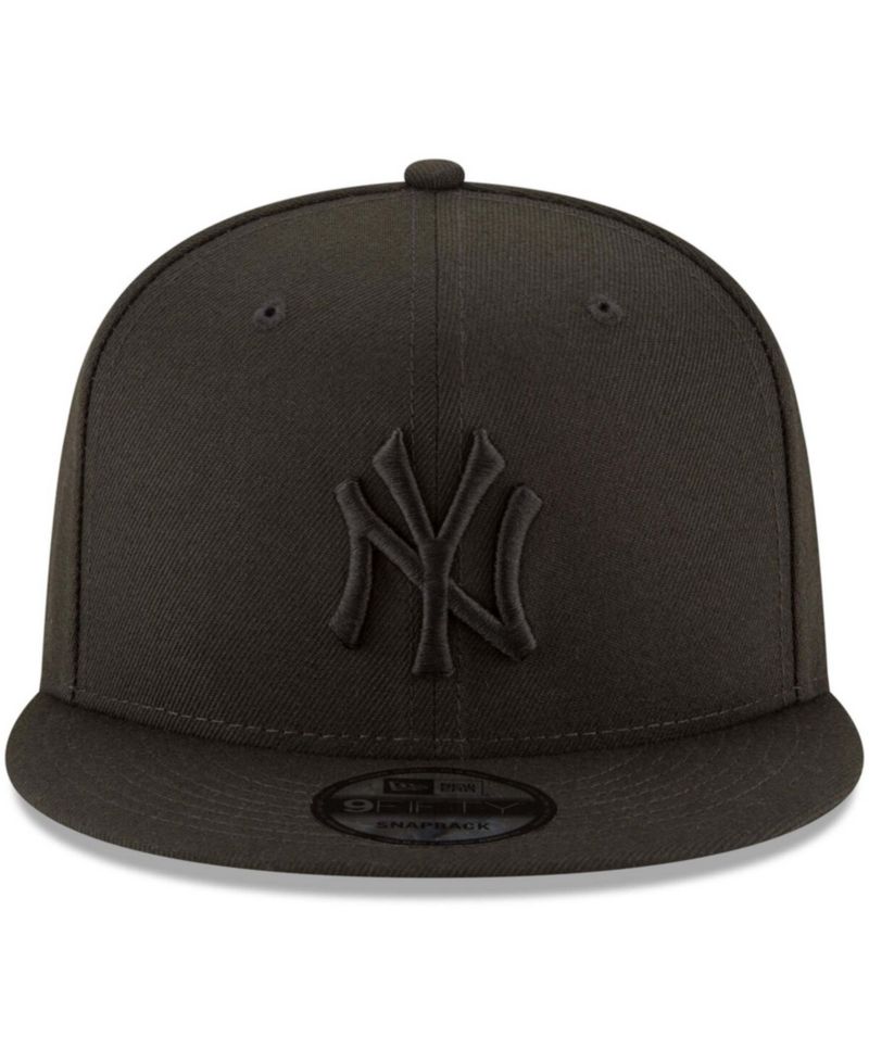 Men's Black New York Yankees Black on Black 9FIFTY Team Snapback Adjustable Hat