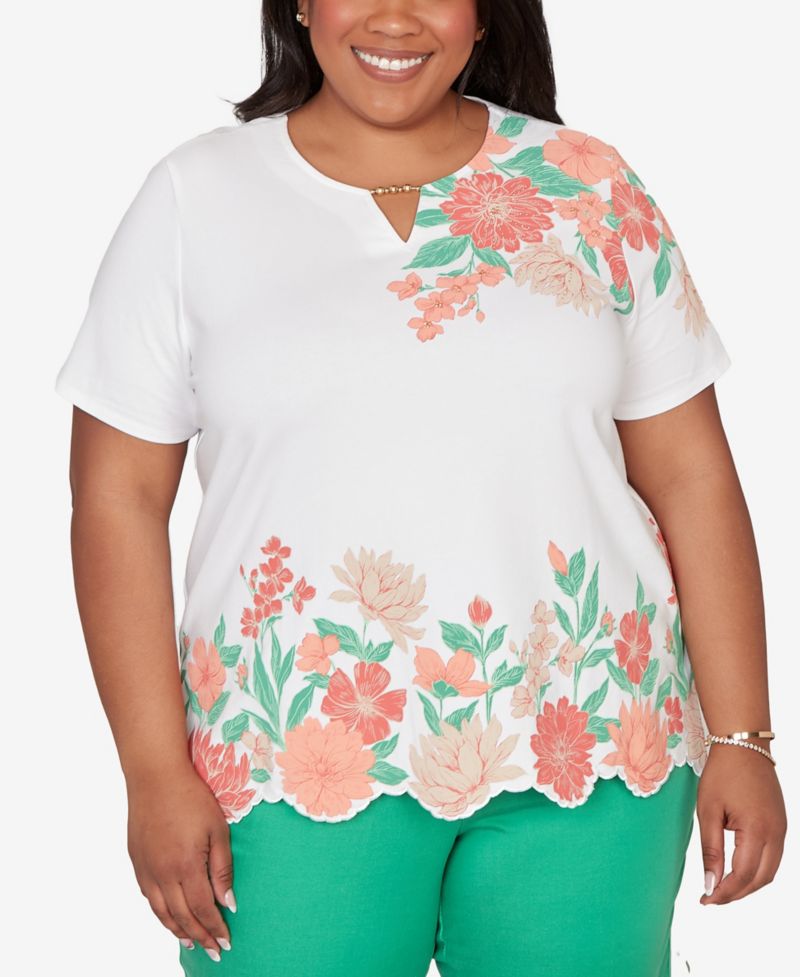 Plus Size Resort Living Floral Scallop Border Top
