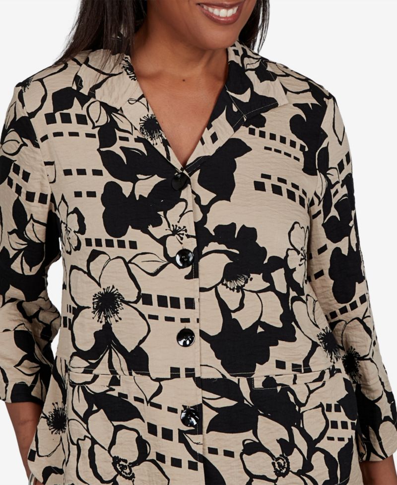 Petite Travel Advisory Geo Floral Button Front 3/4-Sleeve Collared Top