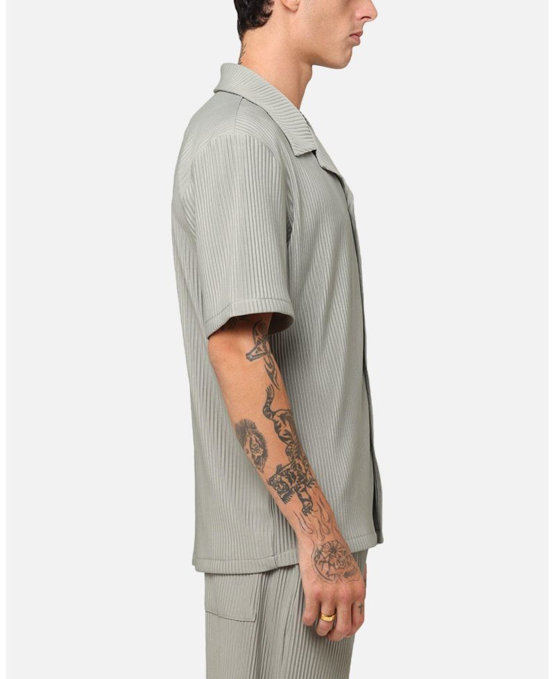 Men's Pleated Button Up Shirt - Olive M