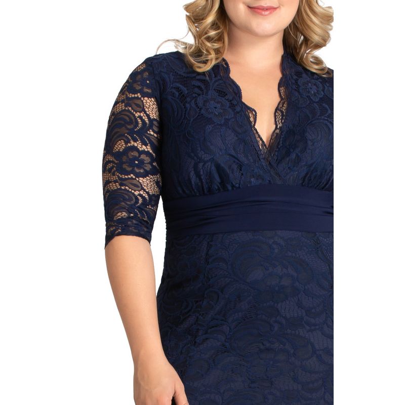 Women's Plus Size Screen Siren Lace Evening Gown