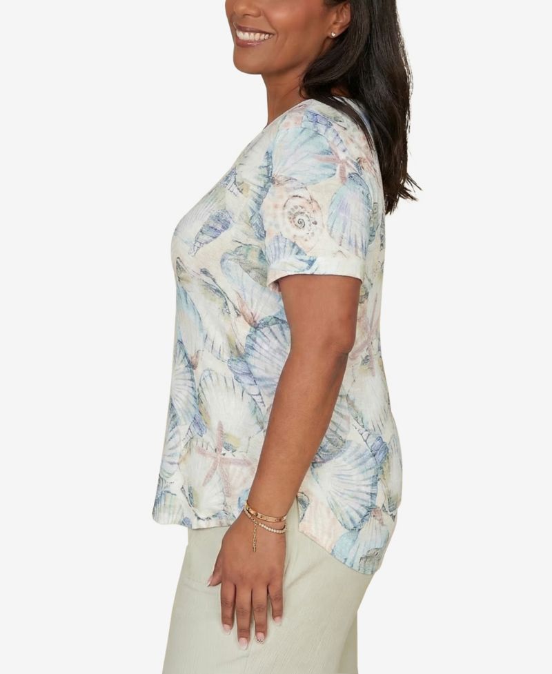 Women's Vintage Charm Seashells Embellished Short-Sleeve Top