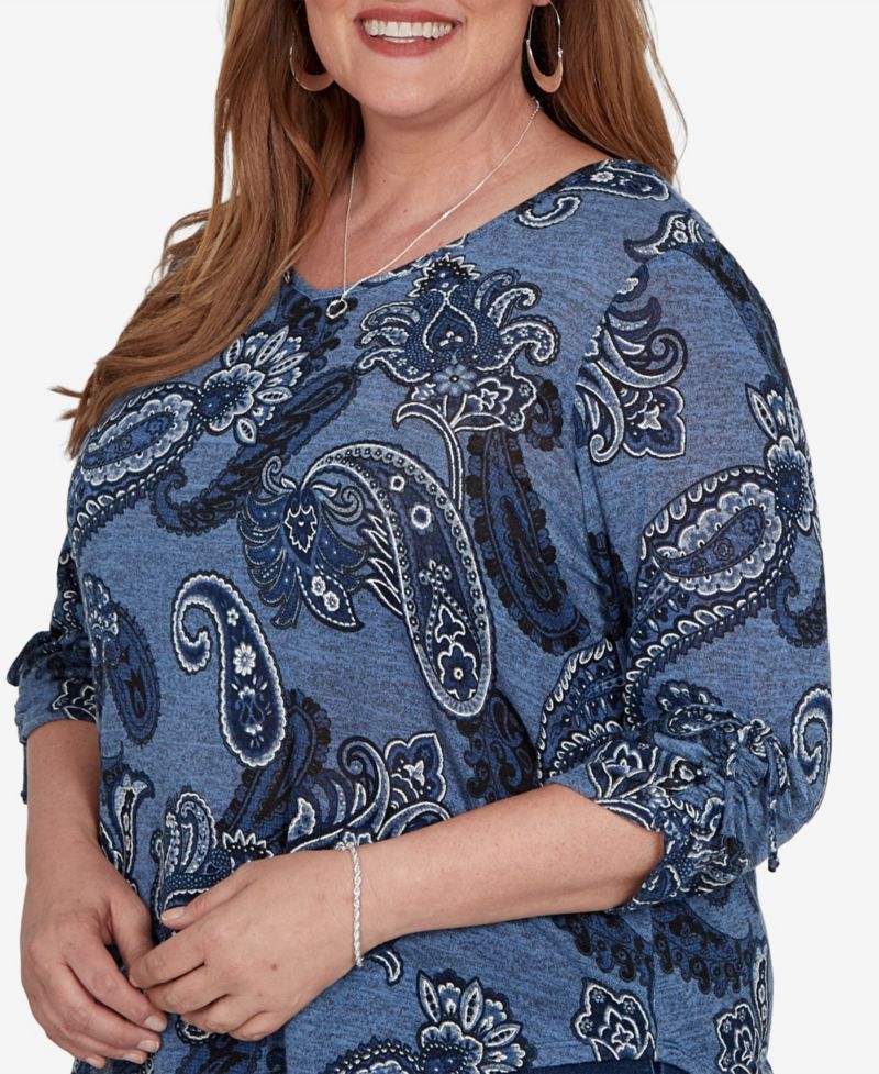 Plus Size V-Neck 3/4-Sleeve Asymmetric Hem Blouse