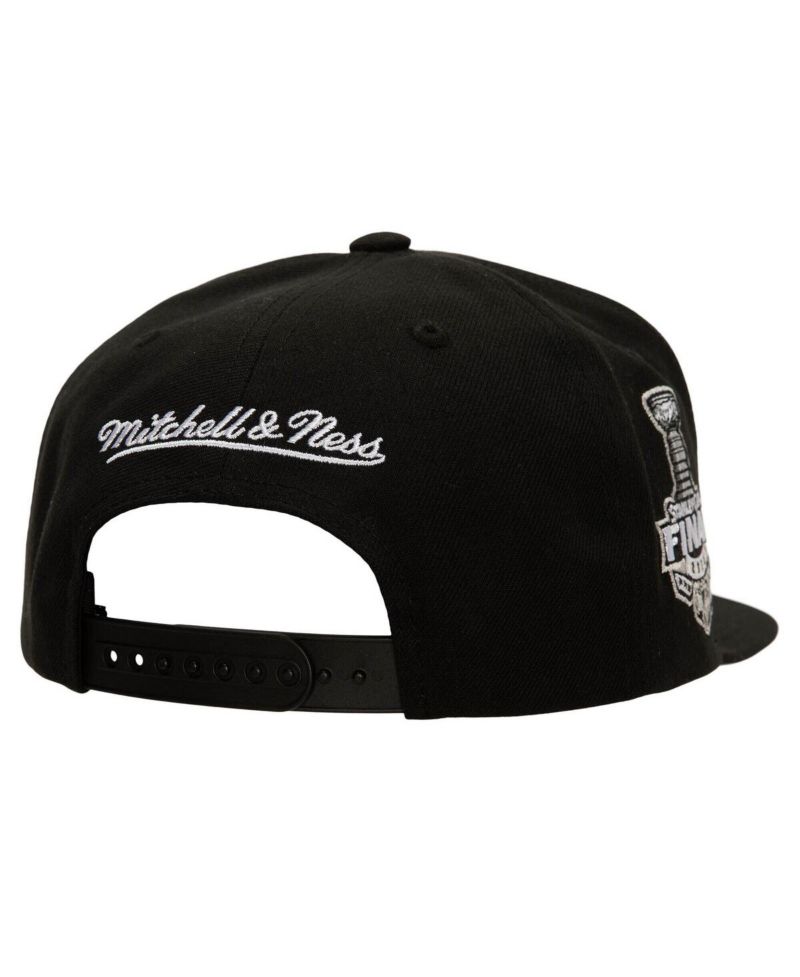 Men's Black Washington Capitals Core Top Spot Snapback Hat