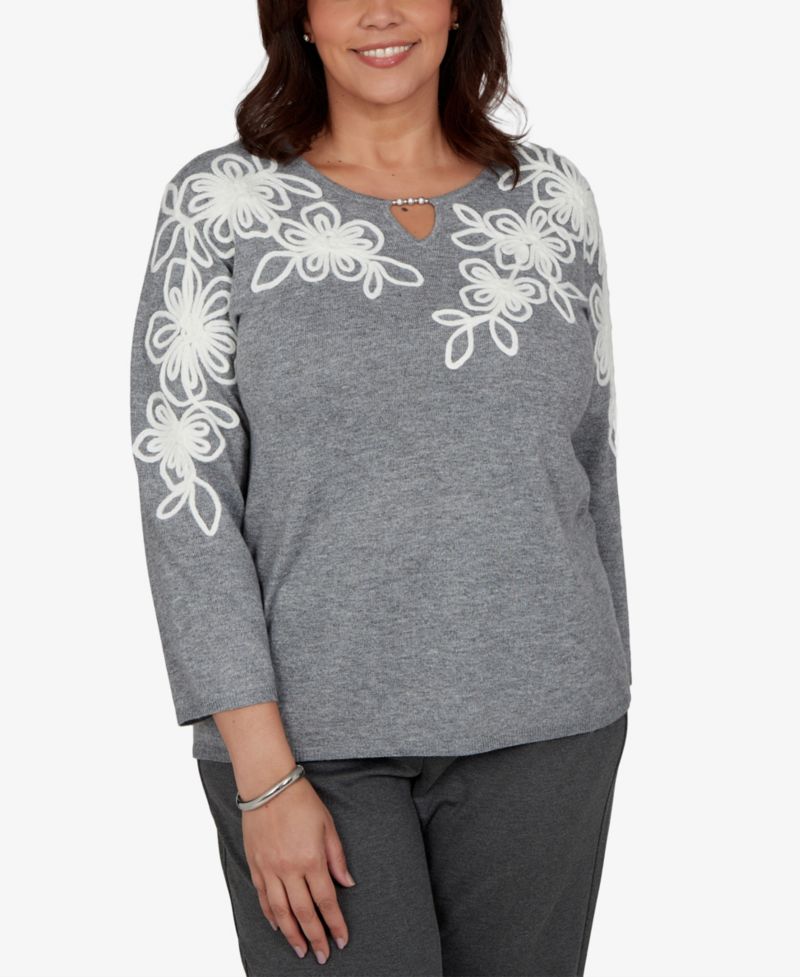 Plus Size 3/4-Sleeve Keyhole Neck Floral Embroidery Sweater