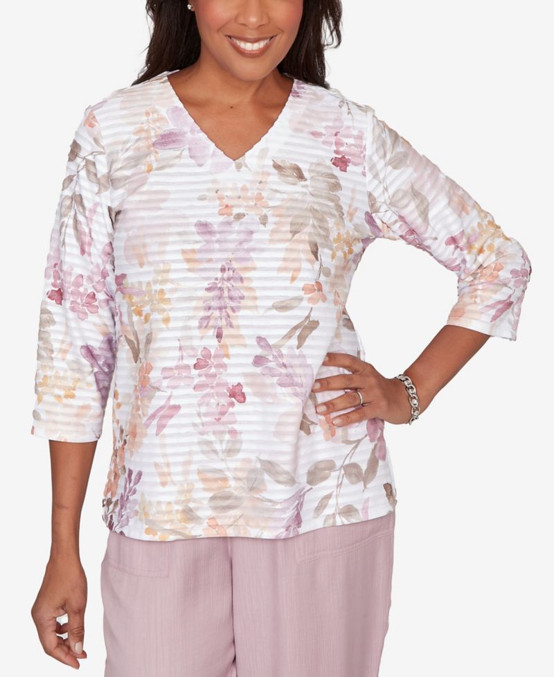 Women's Vintage Charm Watercolor Floral Textured V-Neck Top
