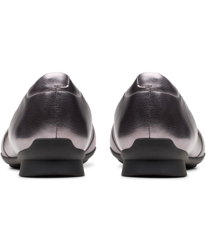 Women's Jazmynn Gem Round Toe Flats
