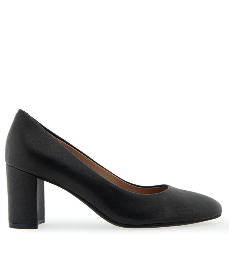 Women's Betsy Pumps
