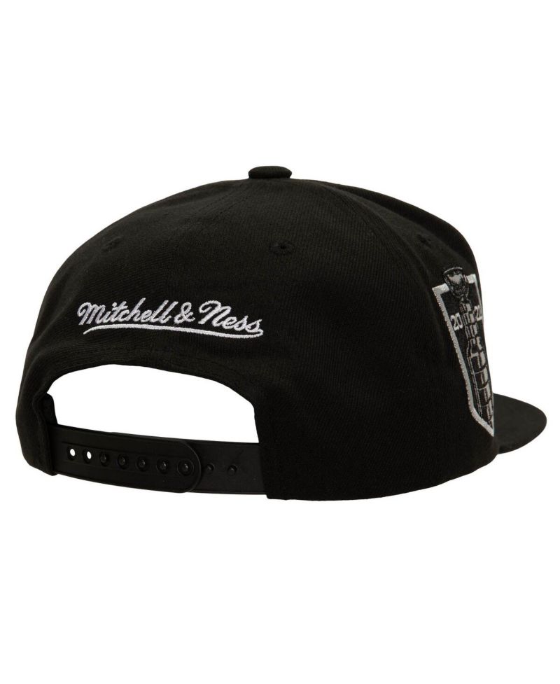 Men's Black Colorado Avalanche Core Top Spot Snapback Hat