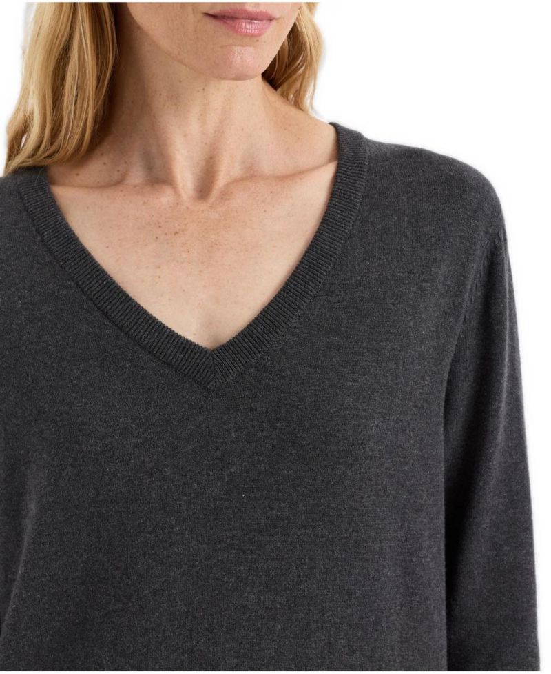 Women's Essential Long-Sleeve V-Neck Sweater