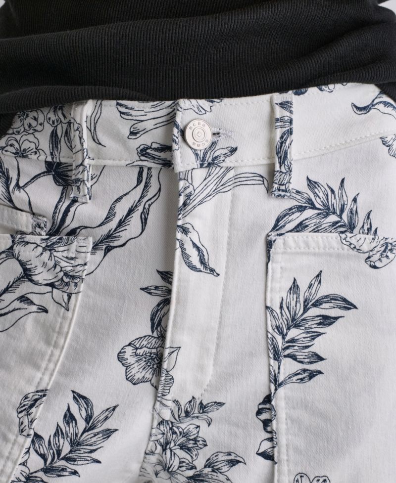 Women's Printed Flat-Front Barrel Leg Jeans