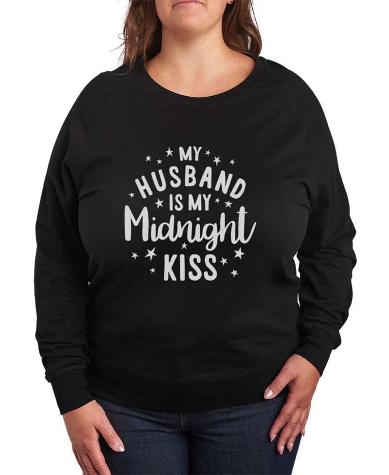 Plus Size Trendy Midnight Kiss Graphic Pullover Top