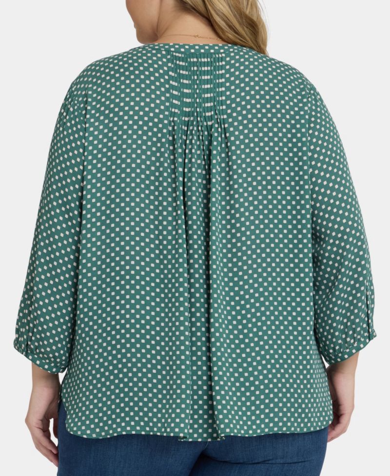 Plus Size Pintuck 3/4 Sleeve Top